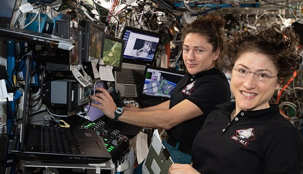 Più spazio alle donne. Nello Spazio Sono aspiranti astronaute il 39% degli ammessi alla seconda fase della selezione in corso dell’Agenzia spaziale europea. E ci sono anche “parastronauti”