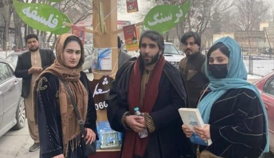 Arrestato il professore che difende il diritto allo studio delle ragazze afghane